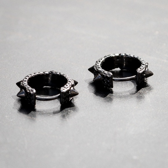 Mens Black Plated Sterling Silver Fully Iced Cz Spike Thorn Small Hoop Earrings - Picture 2 of 4
